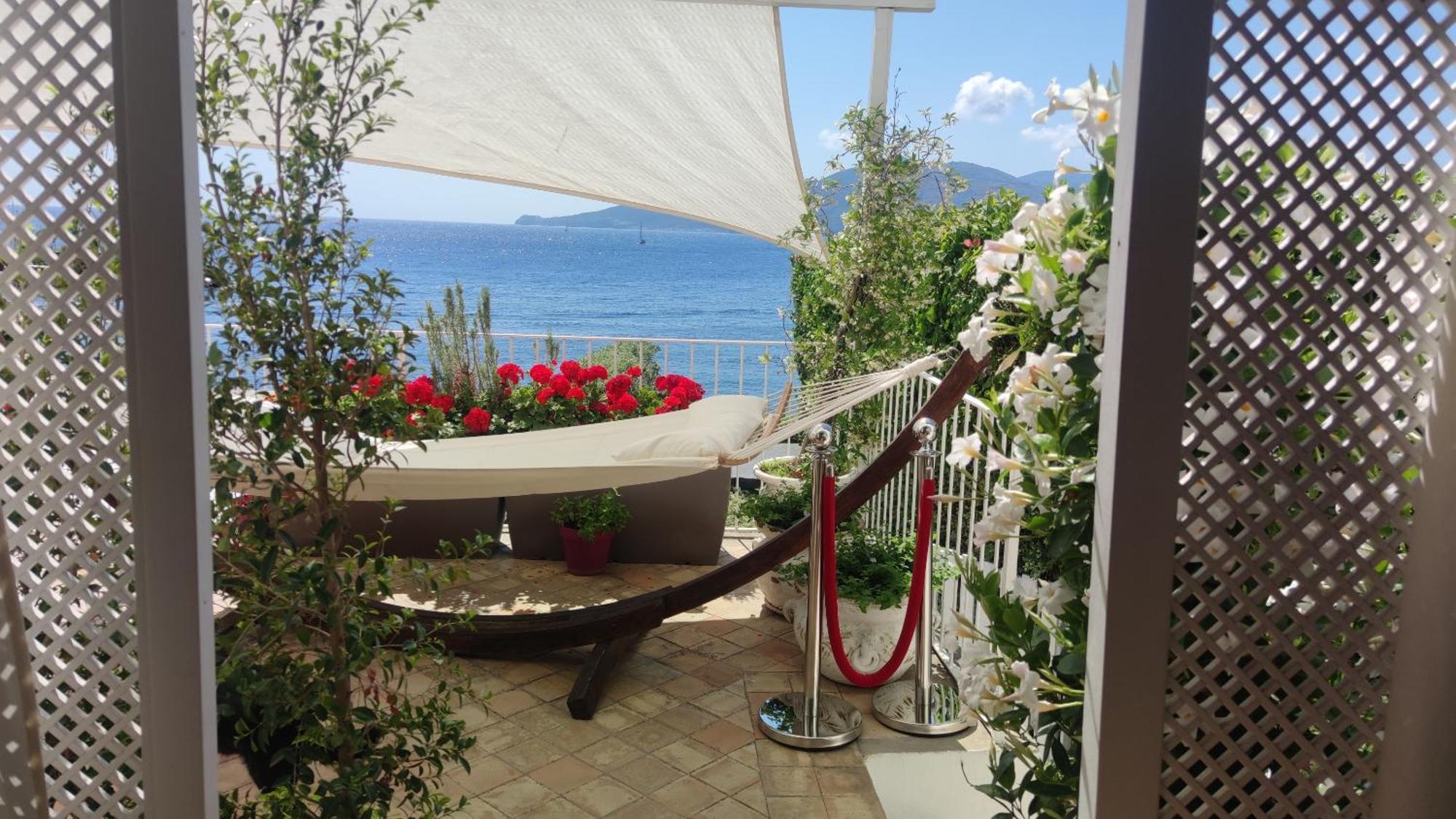 Halgoduria Hotel Santa Marina Salina Exterior photo